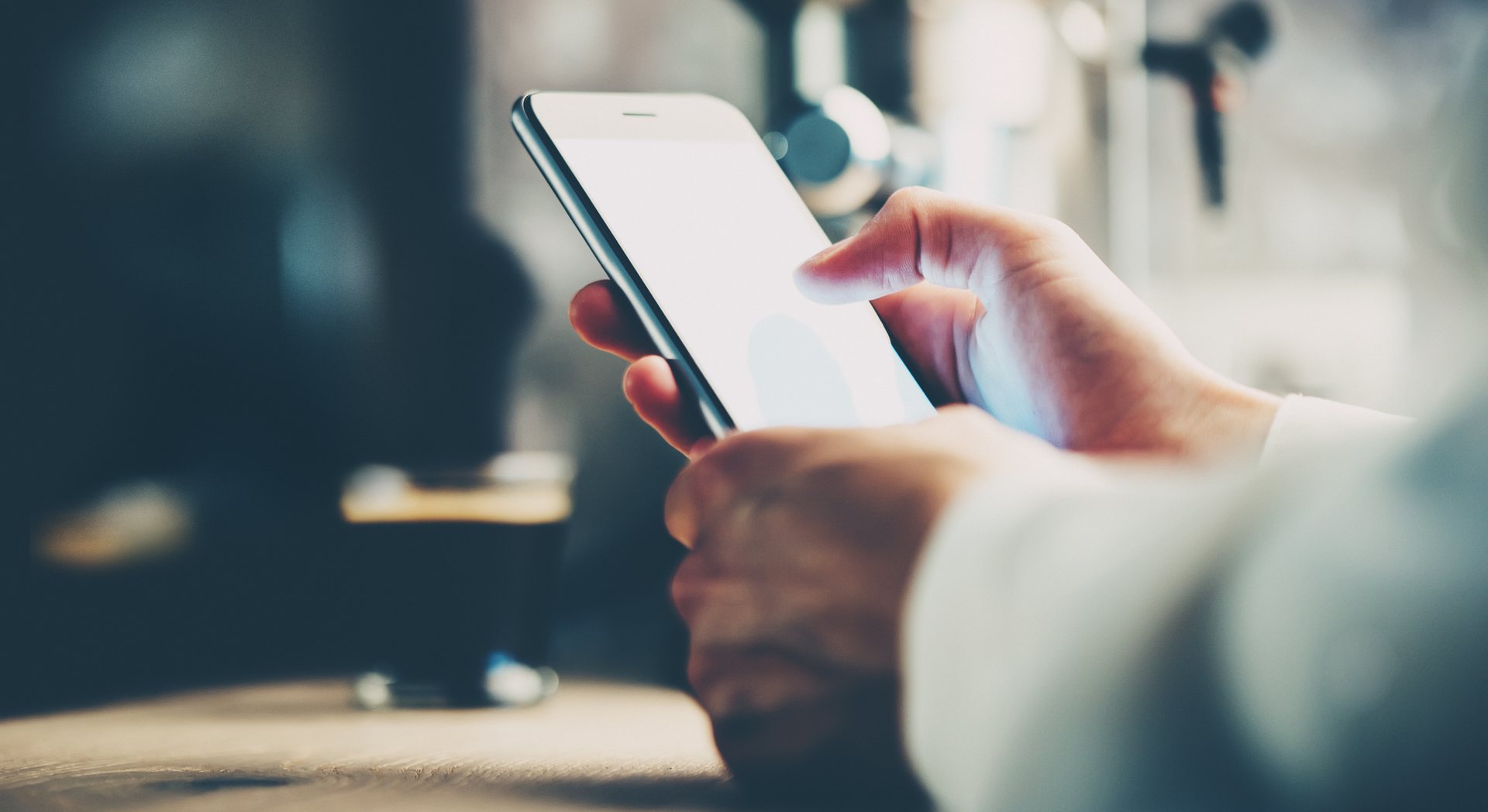 man trying to understand how call tracking works